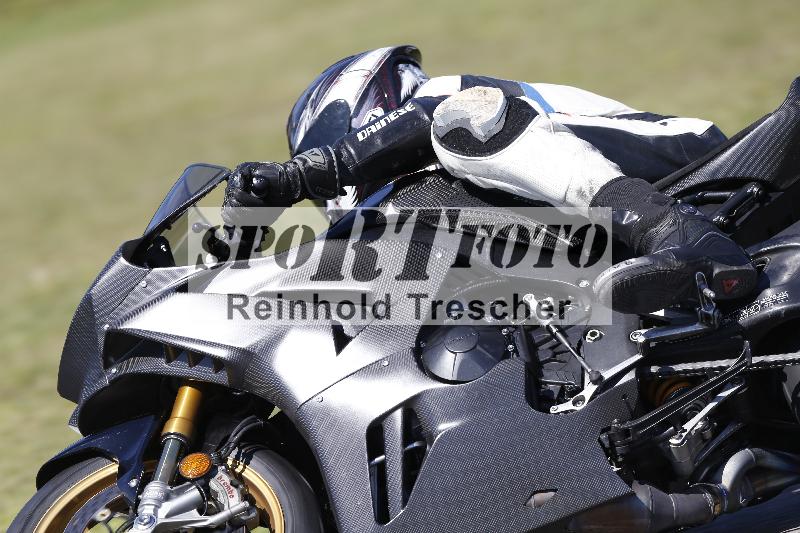 Archiv-2025/48 25.08.2025 Cornu Master School ADR/rot-rouge/42